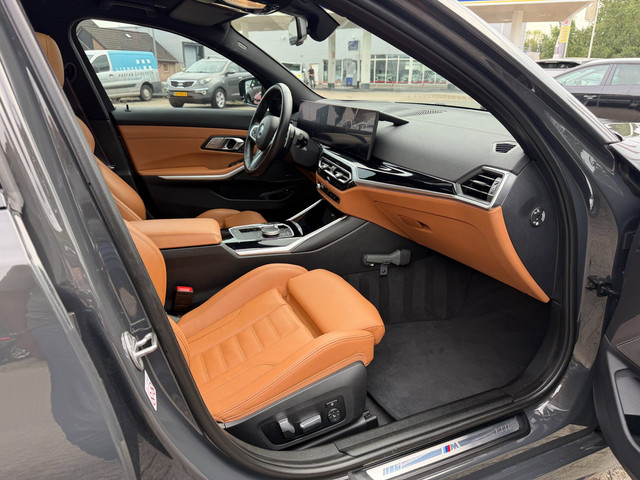 Foto 3 van BMW 3-serie Touring 330e xDrive,Pano, LED, M-sport Pro, M3 Stoelen, Virtual dash, elektrische haak,
