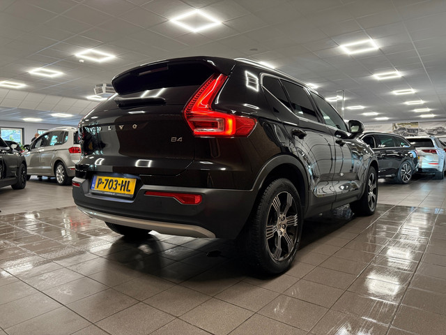 Foto 3 van Volvo XC40 2.0 B4 Inscription * Trekhaak / Camera / Stoel- Stuurverwarming / Leder / NL Auto *