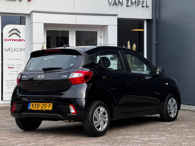 Foto 3 van Hyundai I10 1.0 Premium | Camera | Stoelverwarming | Navigatie by App | Climate control | Cruise Con