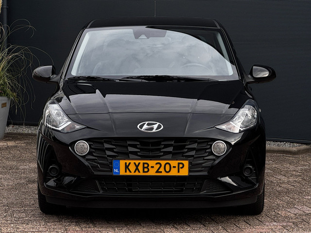 Foto 4 van Hyundai I10 1.0 Premium | Camera | Stoelverwarming | Navigatie by App | Climate control | Cruise Con