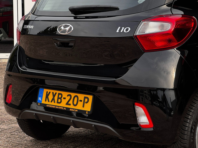 Foto 8 van Hyundai I10 1.0 Premium | Camera | Stoelverwarming | Navigatie by App | Climate control | Cruise Con
