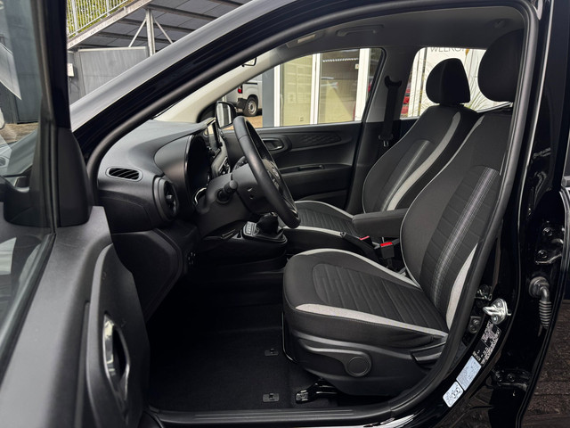 Foto 9 van Hyundai I10 1.0 Premium | Camera | Stoelverwarming | Navigatie by App | Climate control | Cruise Con