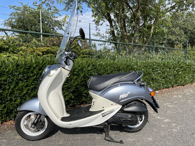Foto 3 van SYM Mio 50 Scooter Windscherm Hoog BETAAL met in3