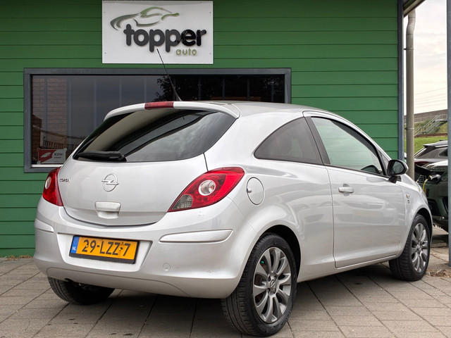 Foto 10 van Opel Corsa 1.2-16V '111' Edition|1e Eigenaar|Airco|CruiseControl|Elektr.ramen|LM-Velgen|NAP|Nieuwe A
