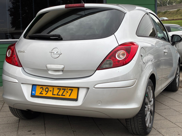 Foto 7 van Opel Corsa 1.2-16V '111' Edition|1e Eigenaar|Airco|CruiseControl|Elektr.ramen|LM-Velgen|NAP|Nieuwe A