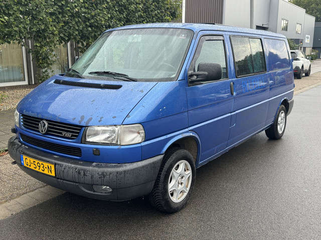 Foto 5 van Volkswagen Caravelle Camper 102 pk | automaat | youngtimer