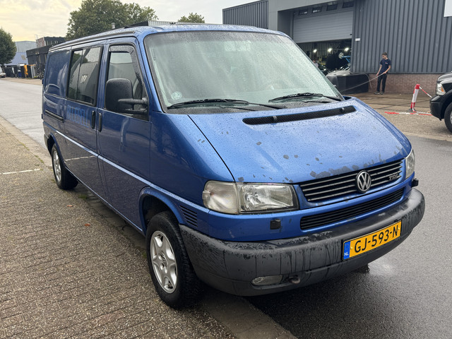 Foto 7 van Volkswagen Caravelle Camper 102 pk | automaat | youngtimer