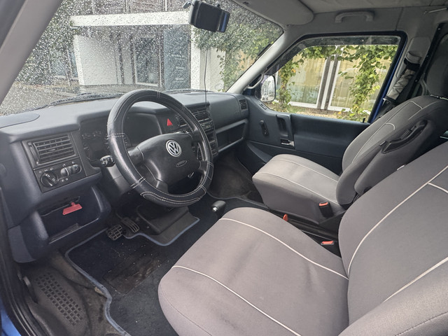 Foto 2 van Volkswagen Caravelle Camper 102 pk | automaat | youngtimer