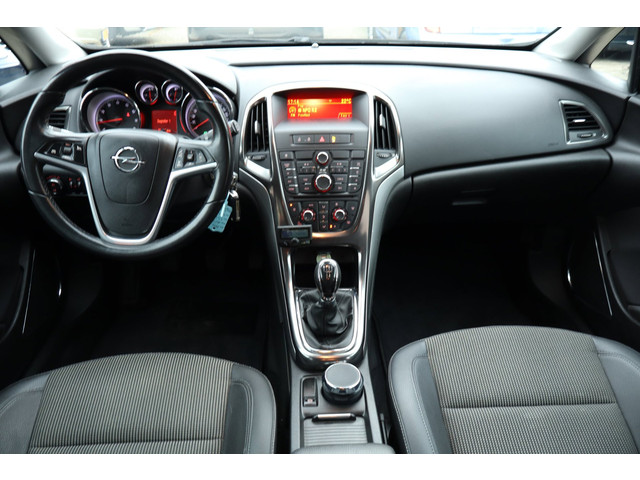 Foto 3 van Opel Astra 1.6 Cosmo ,107.000 km , NL Auto , Nap