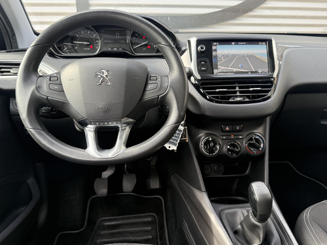 Foto 2 van Peugeot 2008 1.2 PureTech Blue Lion 2e Eigenaar|Pano|Carplay|Airco|Cruise|Trekhaak|PDC|Elek ramen|D-