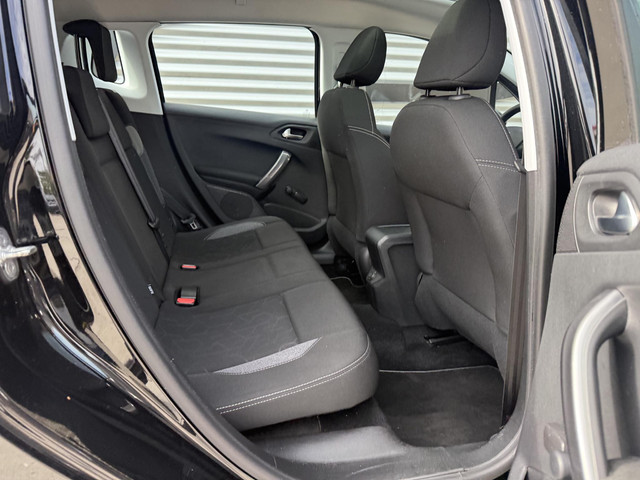 Foto 9 van Peugeot 2008 1.2 PureTech Blue Lion 2e Eigenaar|Pano|Carplay|Airco|Cruise|Trekhaak|PDC|Elek ramen|D-