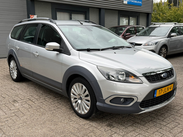 Foto 3 van Ford Focus Wagon 1.8 Titanium Flexi Fuel - Ford Focus X Road -
