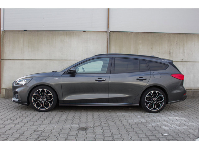 Foto 8 van Ford Focus Wagon 1.0 EcoBoost Titanium Business - ST-Line - Automaat - Camera - Trekhaak - Stuurverw