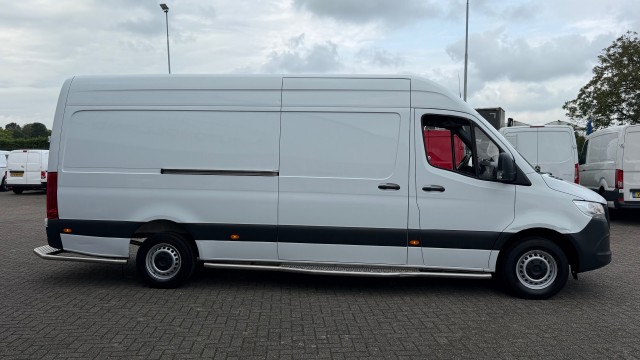 Foto 9 van MERCEDES-BENZ SPRINTER 311 CDI 84KW 114PK L3H2 AUTOMAAT EURO 6 AIRCO/ ORIGINEEL AUDIO/ CAMERA/ 100% DEALERONDERHOUDEN