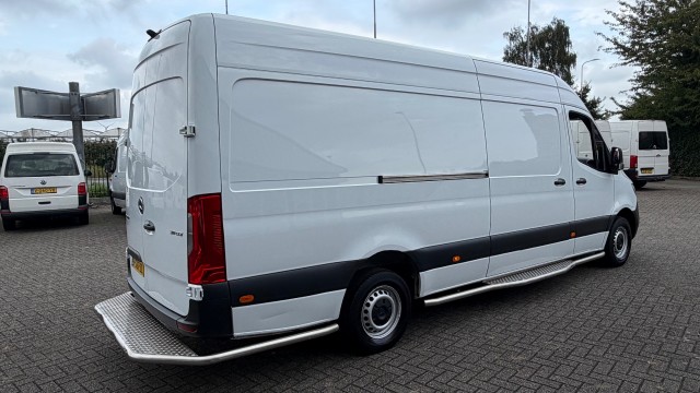 Foto 4 van MERCEDES-BENZ SPRINTER 311 CDI 84KW 114PK L3H2 AUTOMAAT EURO 6 AIRCO/ ORIGINEEL AUDIO/ CAMERA/ 100% DEALERONDERHOUDEN