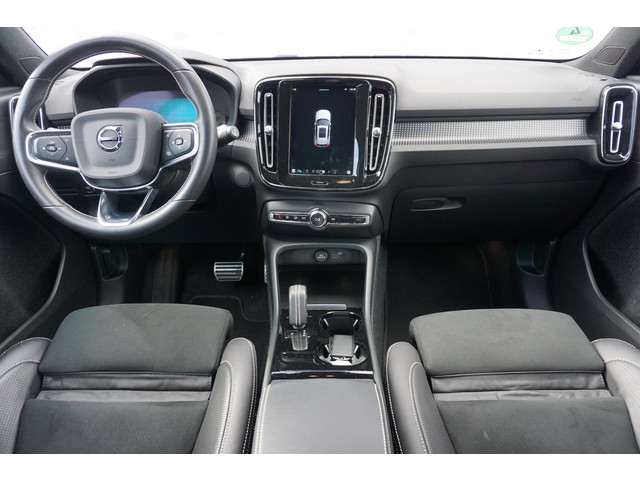 Foto 5 van Volvo XC40 Recharge P8 AWD R-Design | Trekhaak | Adaptieve cruise control | vierwiel aandrijving | G