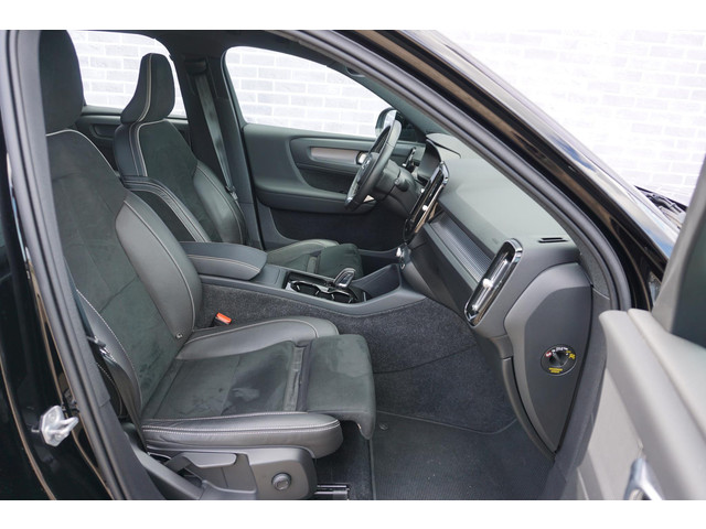 Foto 6 van Volvo XC40 Recharge P8 AWD R-Design | Trekhaak | Adaptieve cruise control | vierwiel aandrijving | G