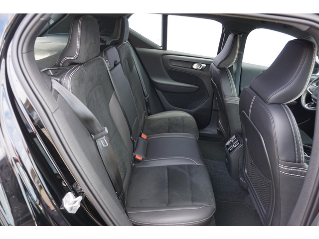 Foto 7 van Volvo XC40 Recharge P8 AWD R-Design | Trekhaak | Adaptieve cruise control | vierwiel aandrijving | G