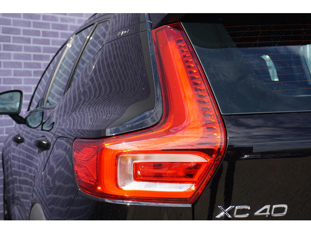 Foto 10 van Volvo XC40 Recharge P8 AWD R-Design | Trekhaak | Adaptieve cruise control | vierwiel aandrijving | G