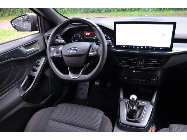 Foto 5 van Ford Focus Wagon 1.0 EcoBoost Hybrid ST Line Navi/Led/Pdc/Ecc/Trekhaak/Achteruitrijcamera/Privacy-Gl