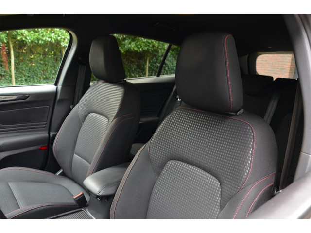 Foto 3 van Ford Focus Wagon 1.0 EcoBoost Hybrid ST Line Navi/Led/Pdc/Ecc/Trekhaak/Achteruitrijcamera/Privacy-Gl