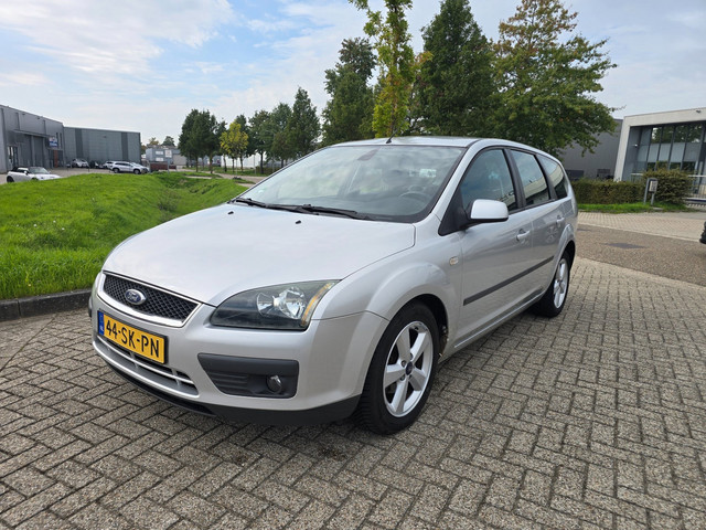 Foto 10 van Ford Focus Wagon 1.6-16V Futura Airco