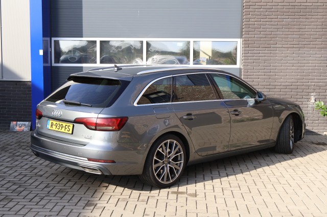 Foto 4 van AUDI A4  AVANT 45 TDI QUATTRO