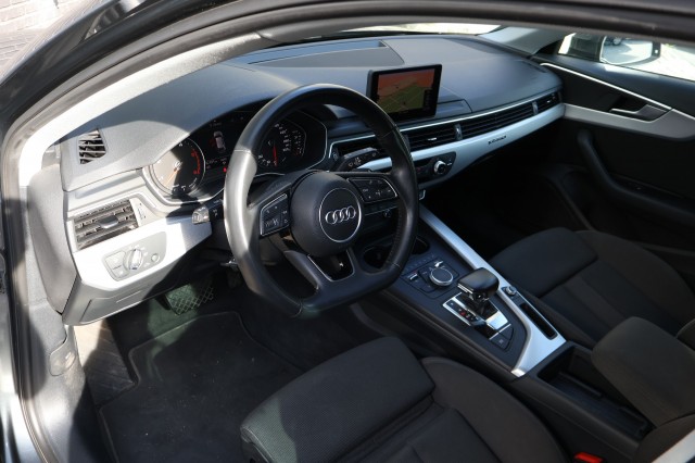Foto 7 van AUDI A4  AVANT 45 TDI QUATTRO