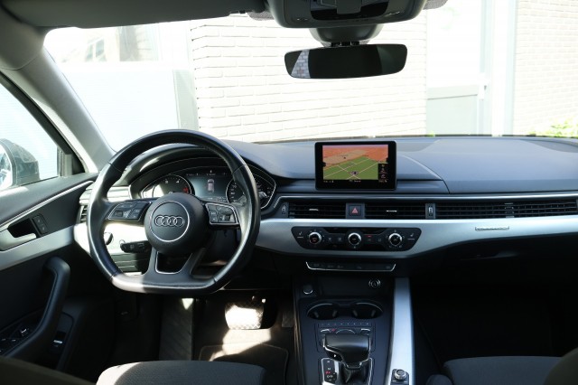 Foto 8 van AUDI A4  AVANT 45 TDI QUATTRO