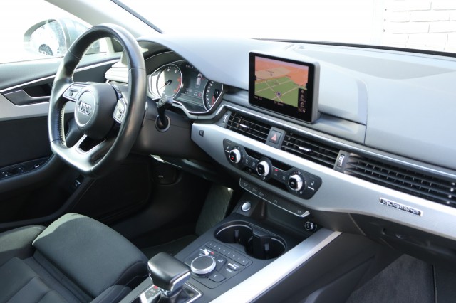 Foto 10 van AUDI A4  AVANT 45 TDI QUATTRO