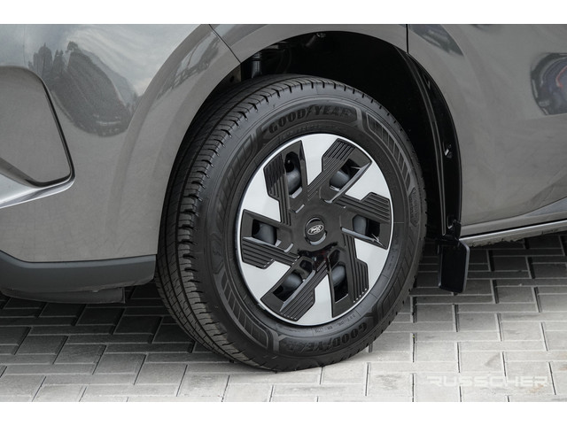 Foto 4 van Ford E-Transit Custom L2H1 218Pk 71Kwh | Dubbele Cabine | 5-Persoons | Trend 320 | Pro Power On Boar