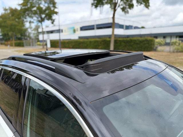 VOLKSWAGEN T-ROC 1.5 TSI R-Line Pano Camera Adaptive Cruise