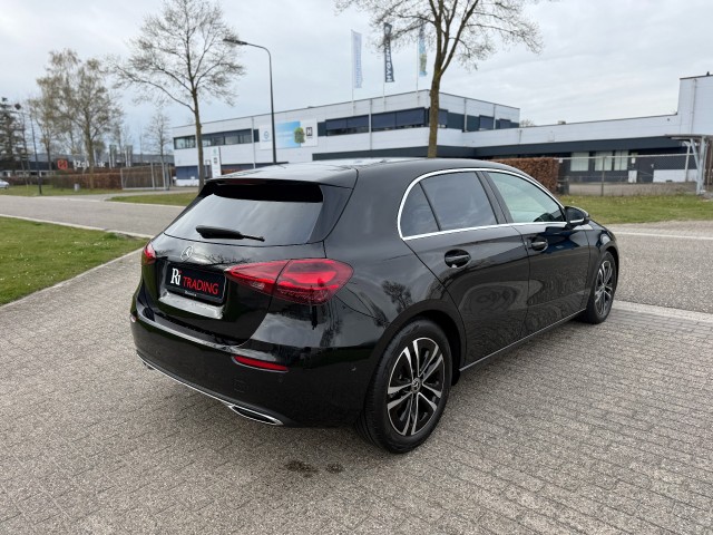 Foto 9 van MERCEDES-BENZ A-KLASSE 180 Star Edition Luxury Line Navi Camera