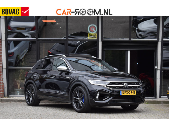 Foto 2 van Volkswagen T-Roc 2.0 TSI 4Motion R Pano Akra Lane Camera ACC Trekhaak