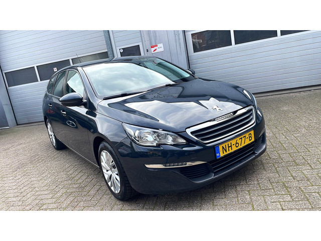 Foto 2 van Peugeot 308 SW 1.2 PureTech Blue Lease-Navi-Clima-Cruise-APK