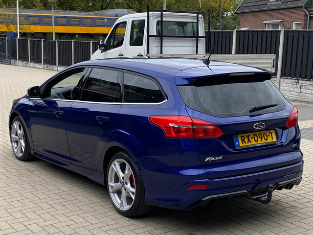 Foto 10 van Ford Focus Wagon 1.5 Titanium NIEUWSTAAT NAVI CRUISE KEYLESS CAMERA PDC CLIMA