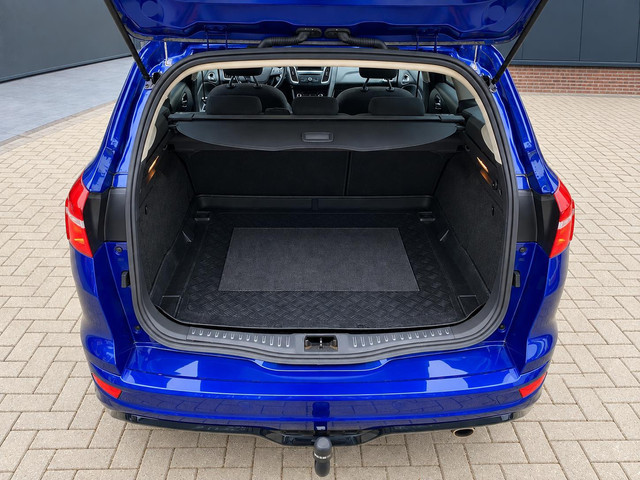Foto 8 van Ford Focus Wagon 1.5 Titanium NIEUWSTAAT NAVI CRUISE KEYLESS CAMERA PDC CLIMA