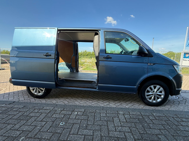 Foto 6 van Volkswagen Transporter 2.0 TDI Highline AIRCO Leer Navi Pdc Camera 2x schuifdeuren