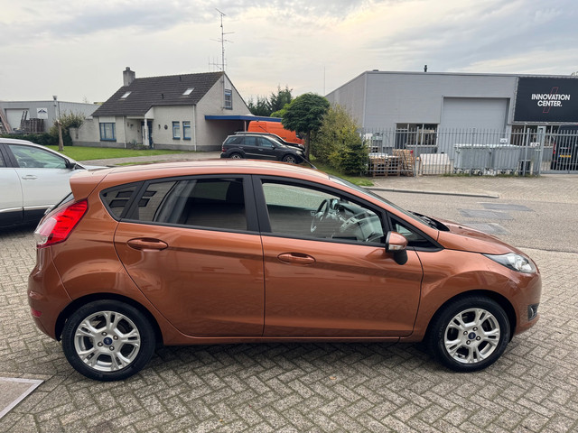 Foto 10 van Ford Fiesta 1.0 Titanium Airco, 5 deurs