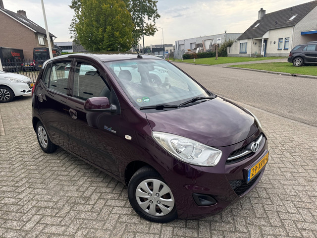 Foto 8 van Hyundai I10 1.0 i-Drive Cool Airco, 2e eigenaar