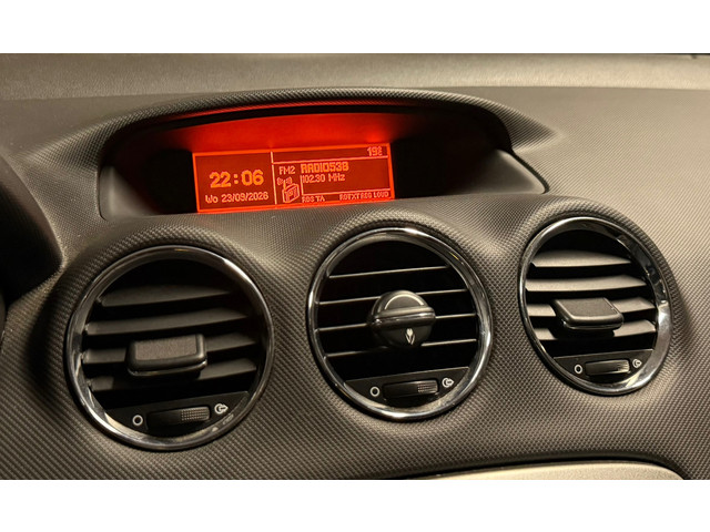 Foto 9 van Peugeot 308 1.6 VTi XT|NAP|APK08-27|Panoramadak|CruiseCntrl|Airco|Elekramen|
