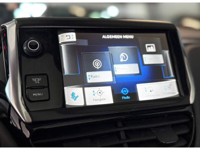 Foto 9 van Peugeot 208 1.6 VTi Allure|NAP|APK04-27|Panoramadak|Carplay|CruiseCntrl|Airco|Bluetooth|