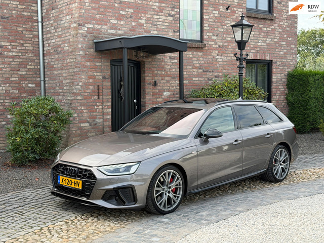 Foto 3 van Audi A4 Avant 45 TFSI quattro S-edition Panodak Matrix