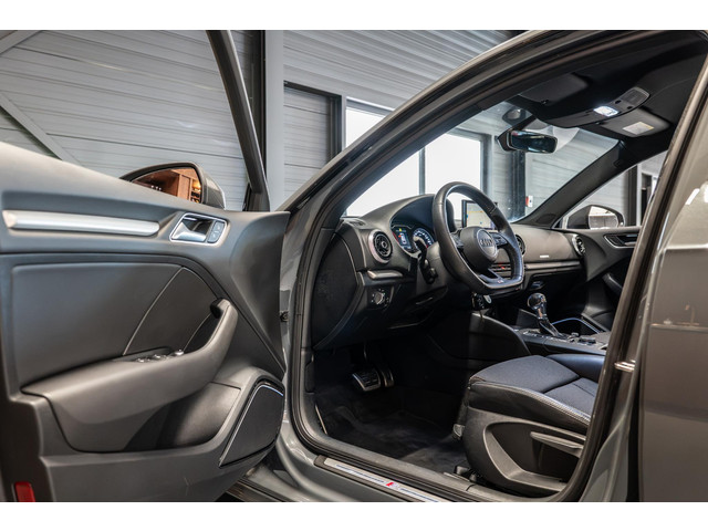 Foto 6 van Audi A3 Sportback 35 TFSI CoD Sport S Line Edition B&O | Nederlandse Auto