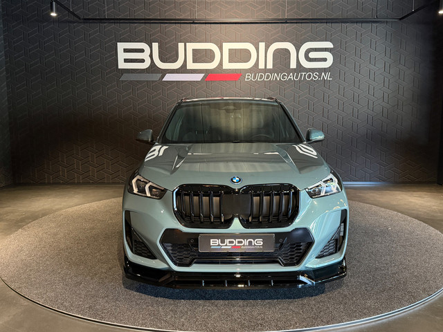 Foto 2 van BMW X1 xDrive25e | M-sport | Trekhaak | Keyless | 20''