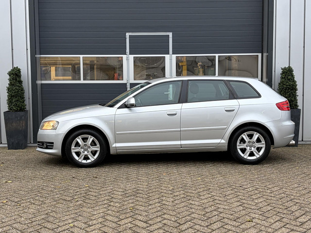 Foto 5 van Audi A3 Sportback 1.6 Attraction Business Edition | Airco | NAP | Climate | CV | Camera |