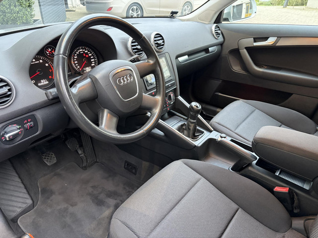 Foto 10 van Audi A3 Sportback 1.6 Attraction Business Edition | Airco | NAP | Climate | CV | Camera |