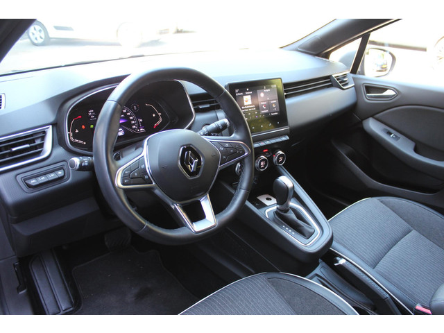 Foto 9 van Renault Clio 1.3 TCe Intens 130 pk EDC AUTOMAAT, Winterpakket