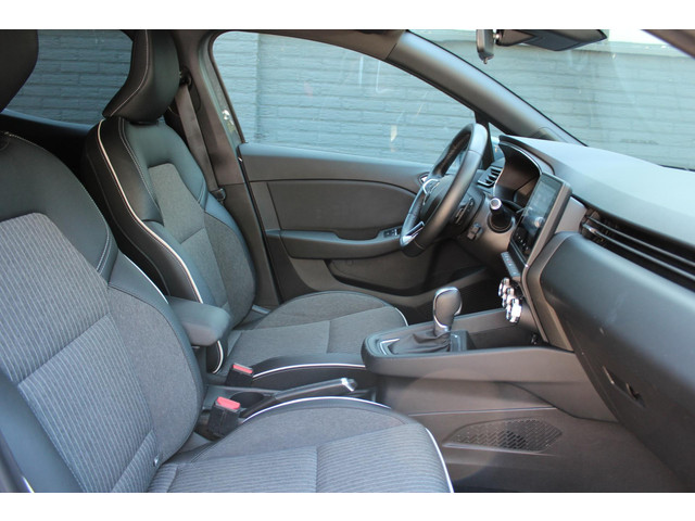 Foto 7 van Renault Clio 1.3 TCe Intens 130 pk EDC AUTOMAAT, Winterpakket