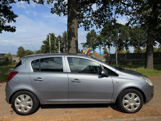 Foto 3 van Opel Corsa 1.2-16V Business 2008 airco automaat apk